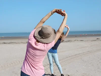 Yoga-sur-la-plage-de-Deauville-8211-Deauville_3607065